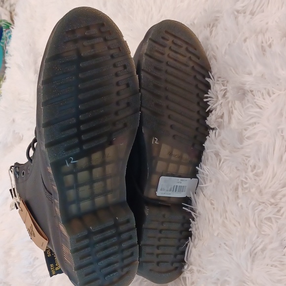 Black Dr. Martens 1460 Pascal Warmwair Leather Lace Up Boot NEW Men's SZ 12M - Picture 12 of 15